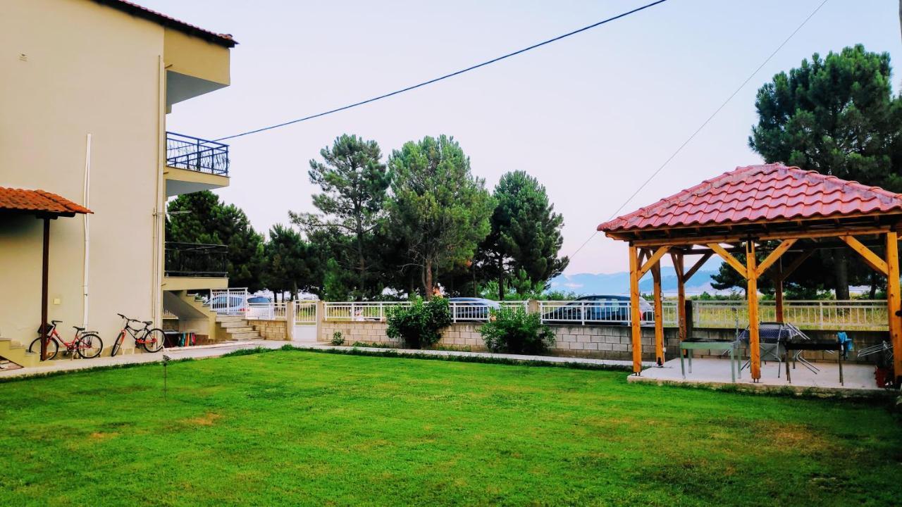 Ourania luxury apartment Keramotí Exterior foto